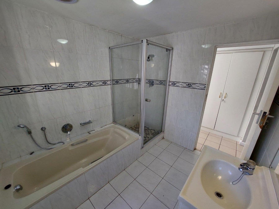 To Let 4 Bedroom Property for Rent in Claremont Western Cape